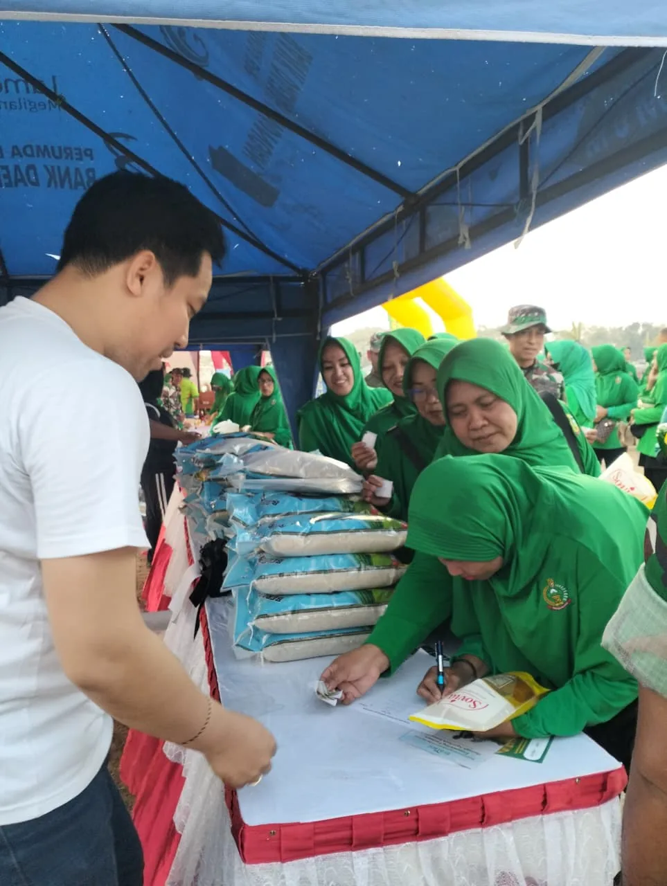 Beras dalam kegiatan pasar murah